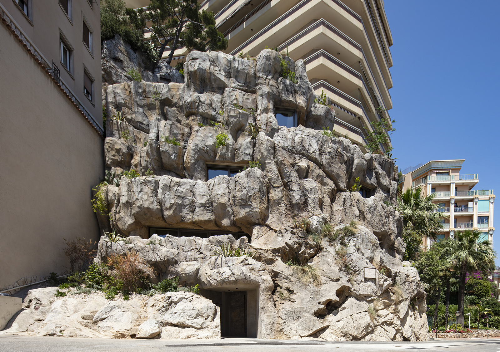 Villa Troglodyte Hover